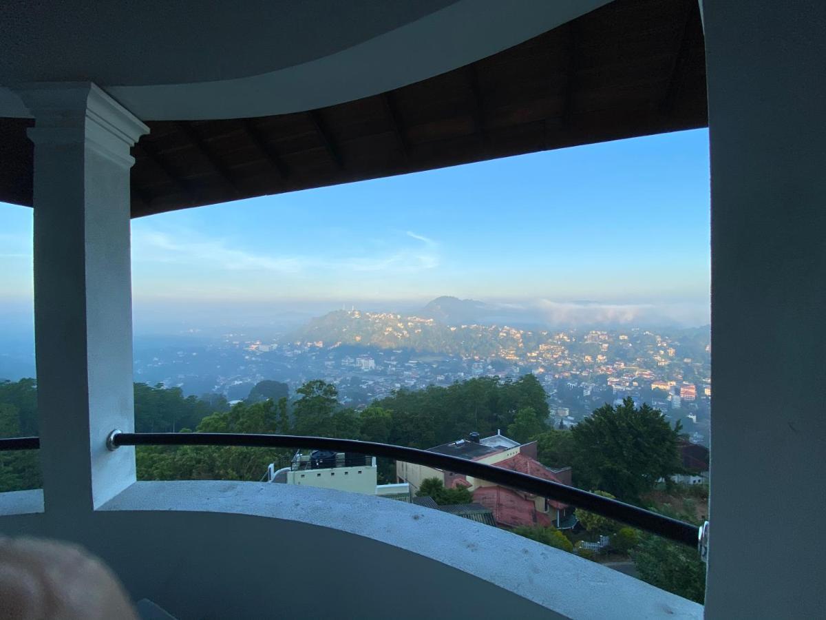 The Heaven'S Villa Kandy Exterior photo